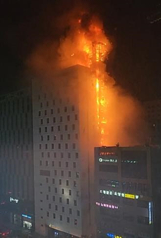 인천 논현동 호텔서 불[독자 제공=연합뉴스]